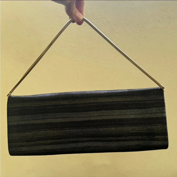 Giorgio Armani leather clutch with magnetic closure. Interior: silk. Never worn. - Picture 3 of 16